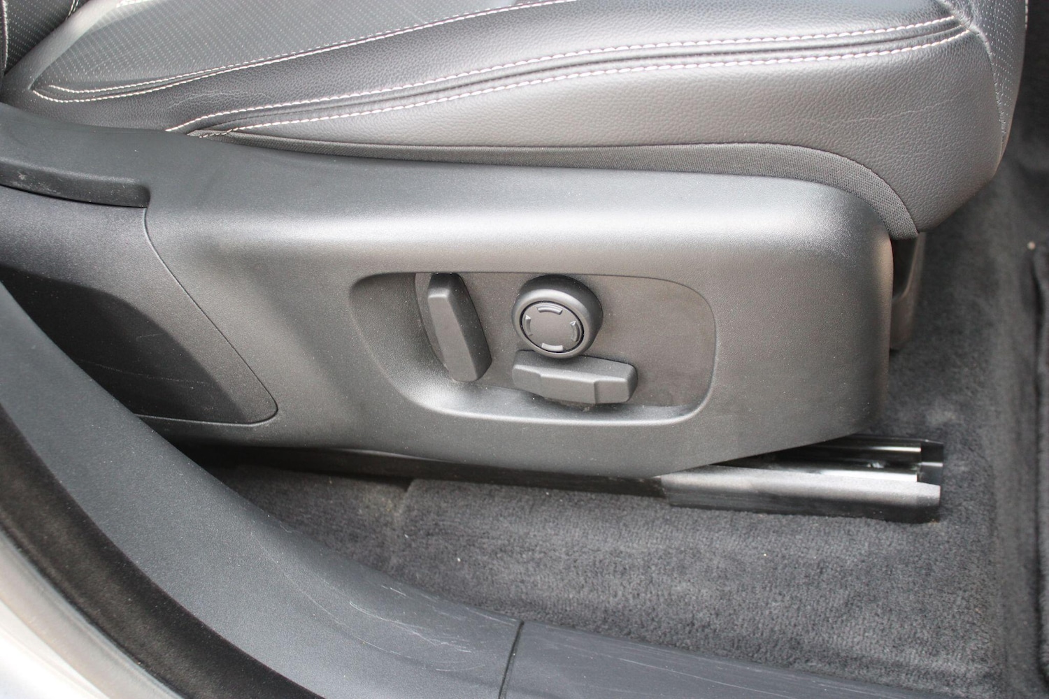 Used Land Rover Range Rover Velar 2023 for sale - 76989675: Photo 33