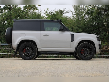Used Land Rover Defender 90 2026 for sale - 79248538: Photo
