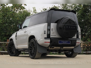 Used Land Rover Defender 90 2026 for sale - 79248538: Photo