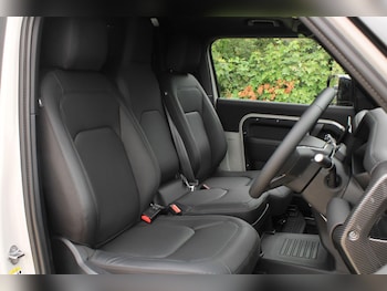 Used Land Rover Defender 90 2026 for sale - 79248538: Photo