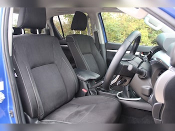 Used Toyota Hilux 2021 for sale - 76238909: Photo
