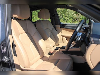 Used Porsche Macan 2021 for sale - 78460993: Photo