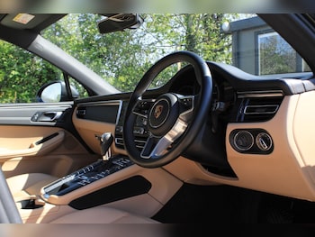 Used Porsche Macan 2021 for sale - 78460993: Photo