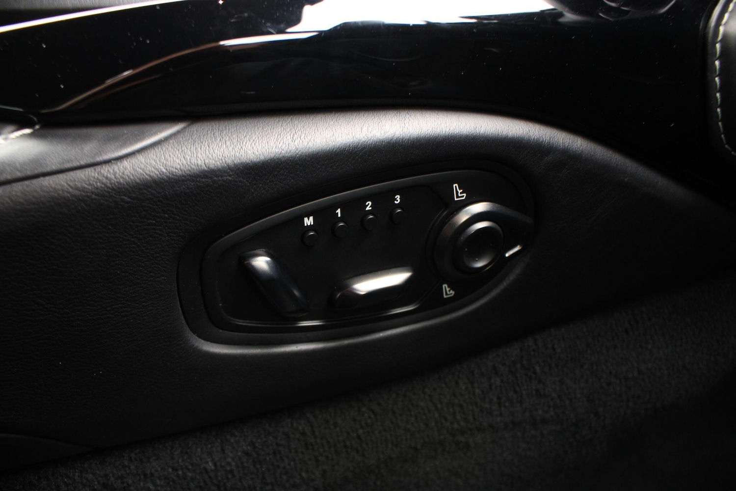 Used Aston Martin Vantage 2023 for sale - 77377481: Photo 31