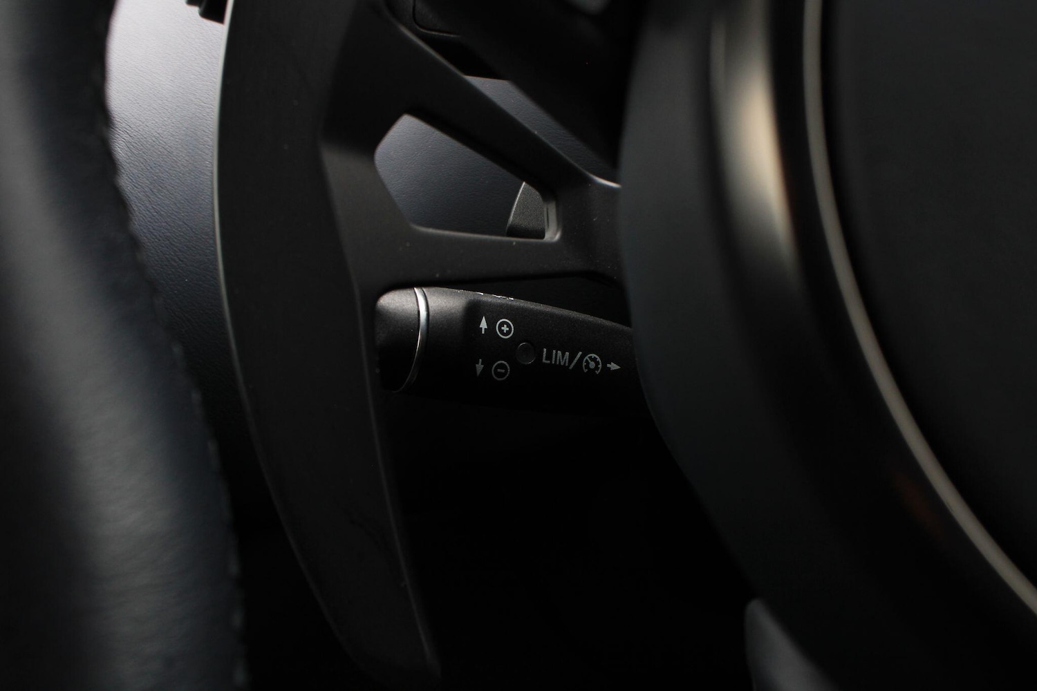 Used Aston Martin Vantage 2023 for sale - 77377481: Photo 32