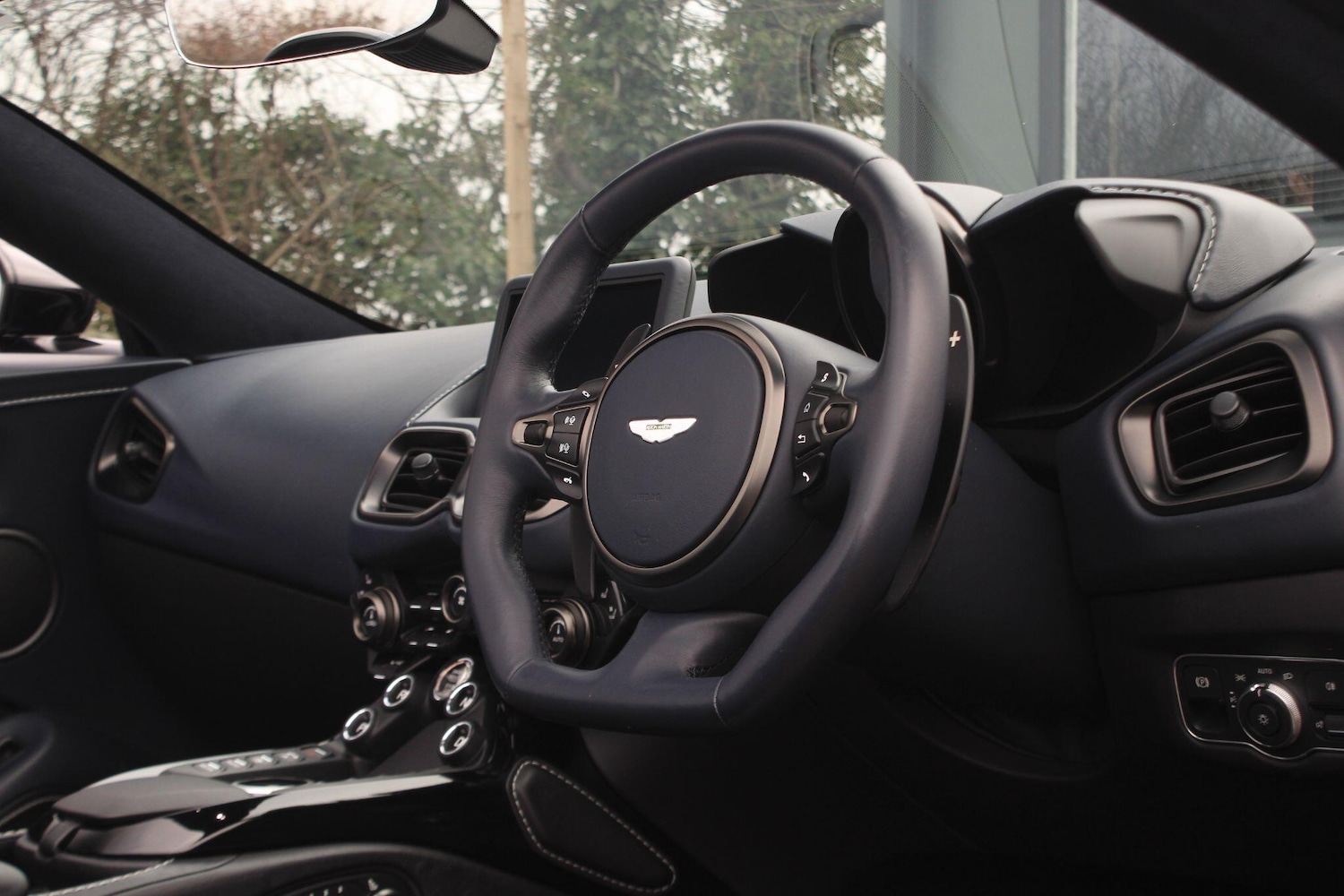 Used Aston Martin Vantage 2023 for sale - 77377481: Photo 5