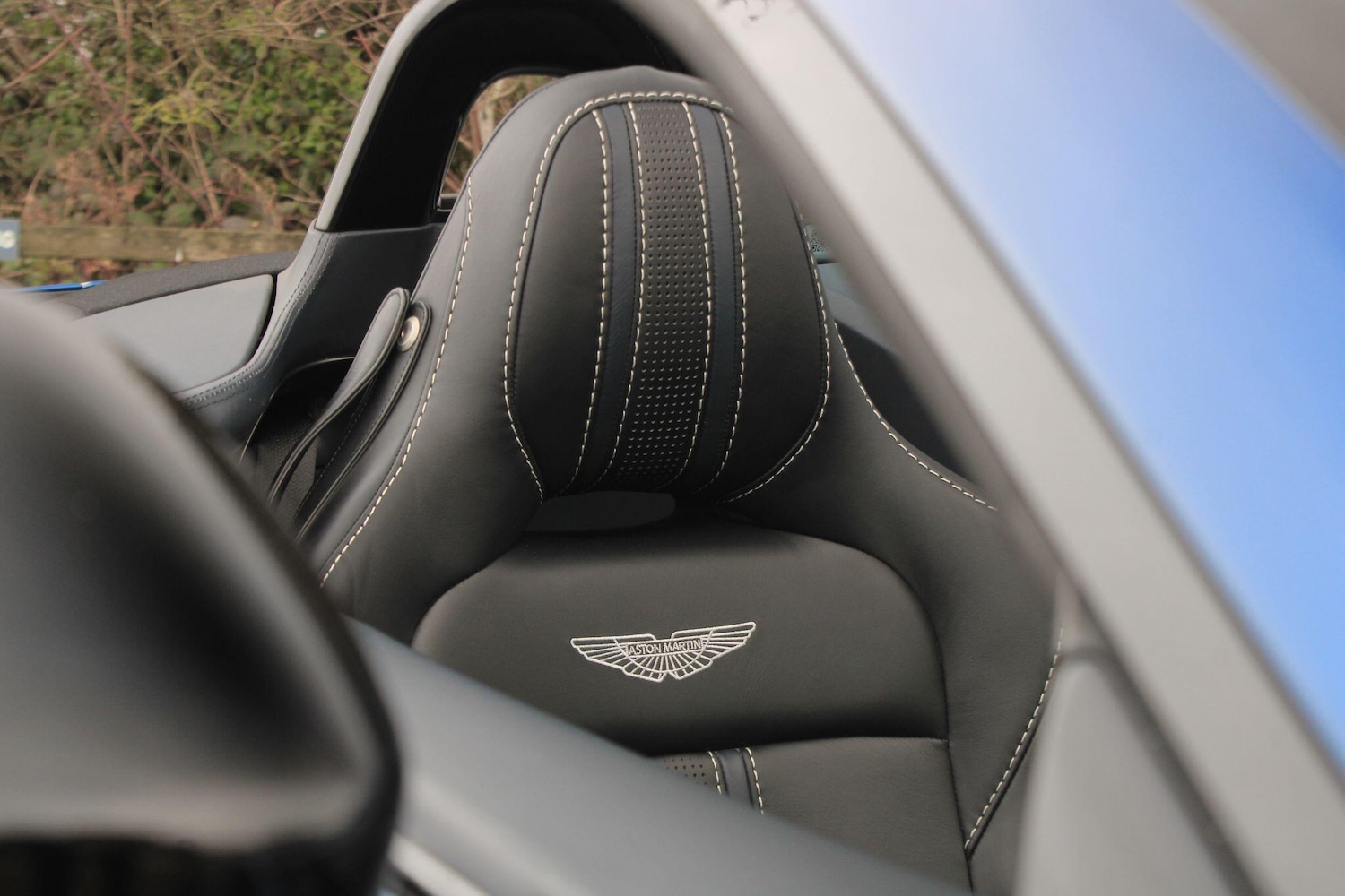 Used Aston Martin Vantage 2023 for sale - 77377481: Photo 8