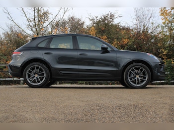 Used Porsche Macan 2022 for sale - 76512441: Photo