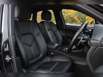 Used Porsche Macan 2022 for sale - 76512441: Photo