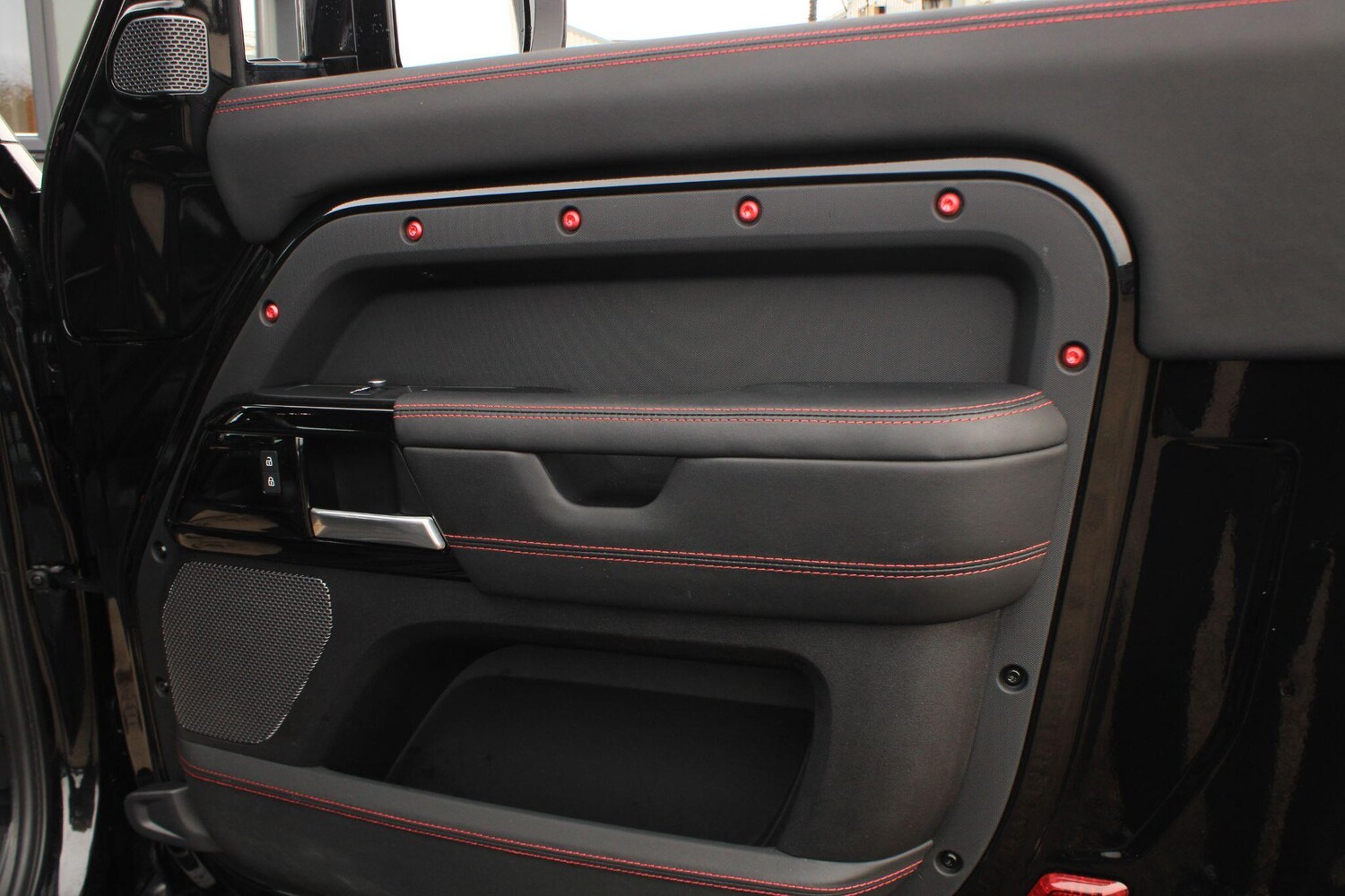 Used Land Rover Defender 90 for sale - 77549806: Photo 30