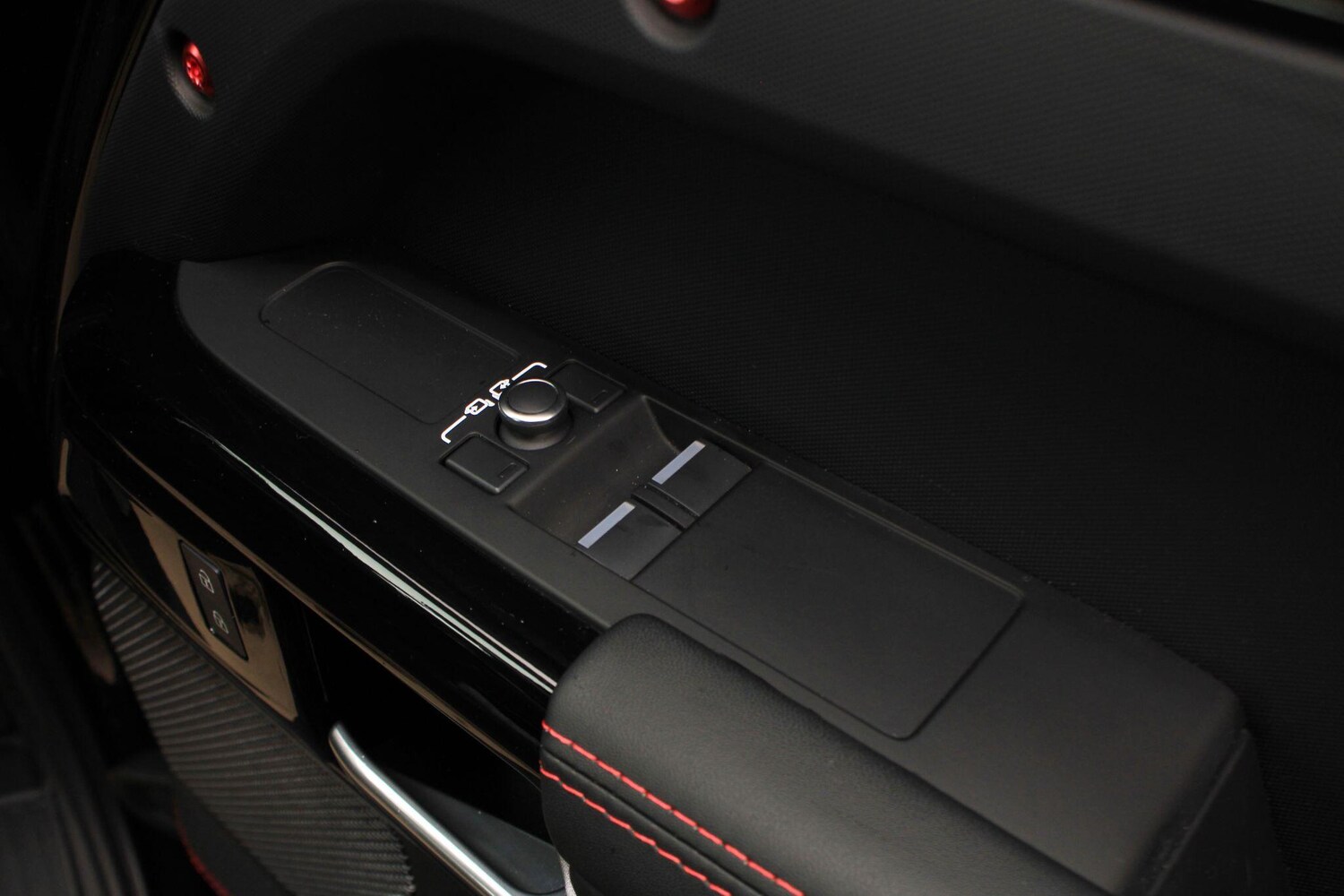 Used Land Rover Defender 90 for sale - 77549806: Photo 32