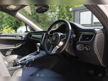 Used Porsche Macan 2016 for sale - 78704776: Photo