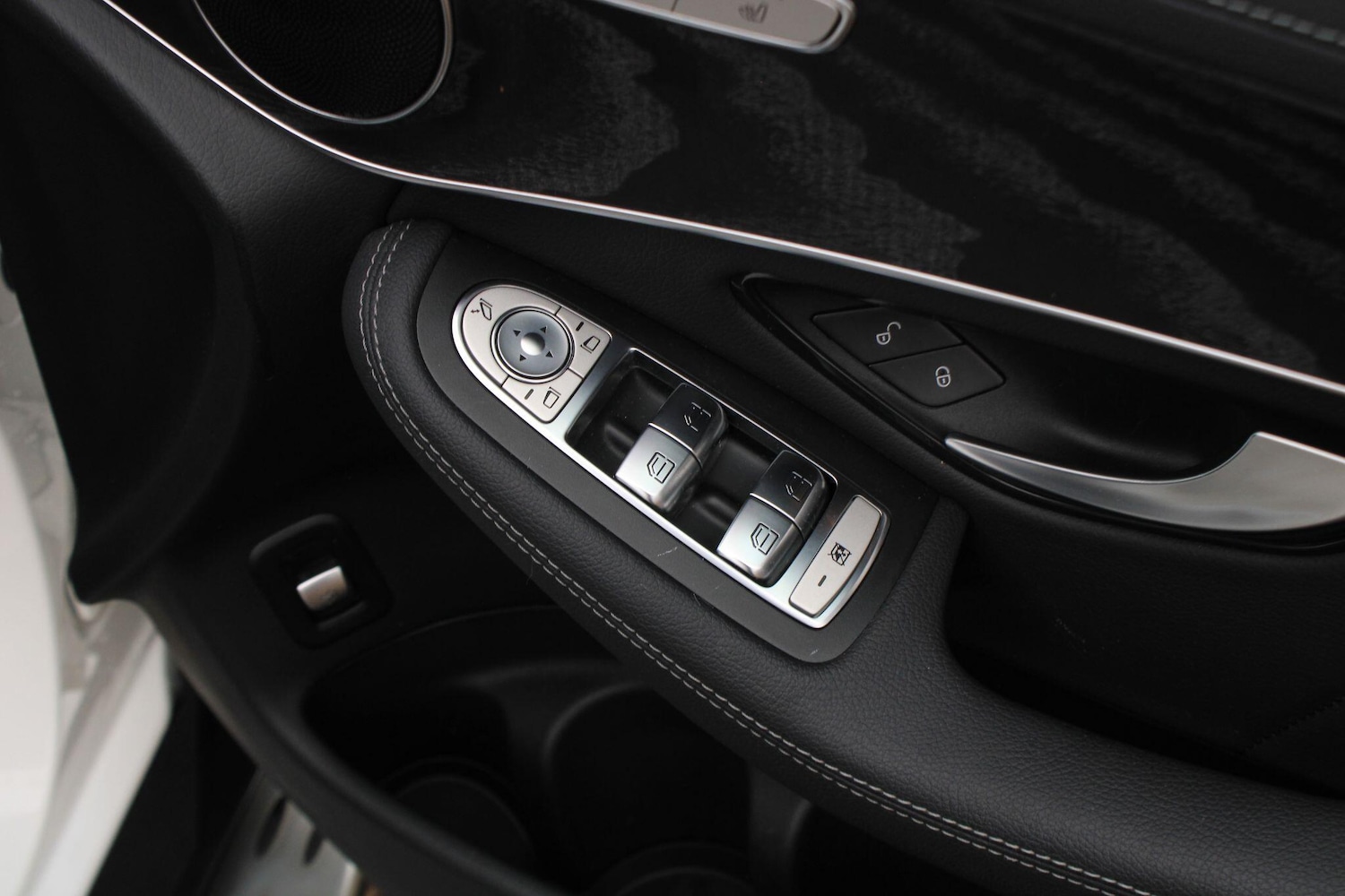 Used Mercedes-Benz GLC 2020 for sale - 77253998: Photo 32