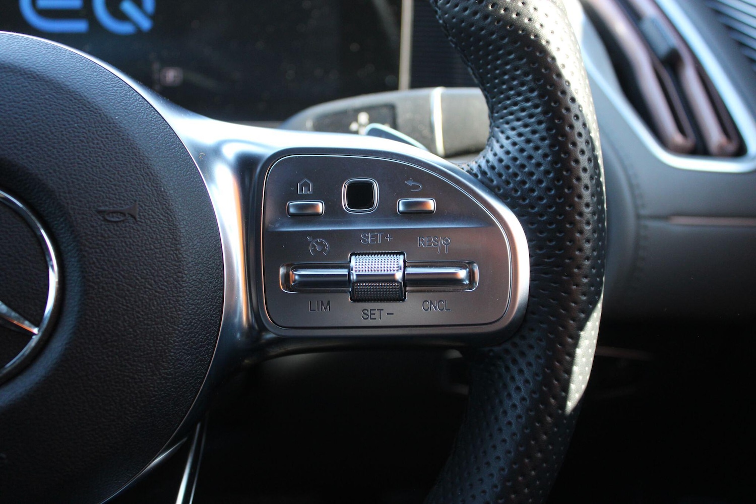 Used Mercedes-Benz EQC 2022 for sale - 77254798: Photo 32