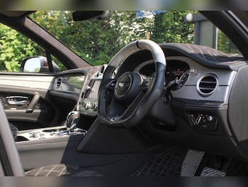 Used Bentley Bentayga 2016 for sale - 78740803: Photo