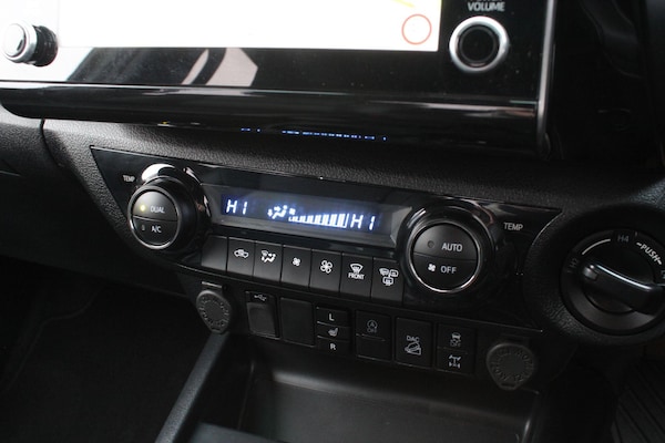 Used Toyota Hilux 2023 for sale - 73600205: Photo 20