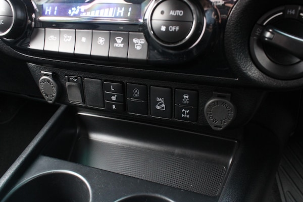 Used Toyota Hilux 2023 for sale - 73600205: Photo 29