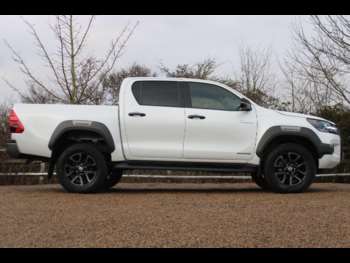 Used Toyota Hilux 2023 for sale - 73600205: Photo