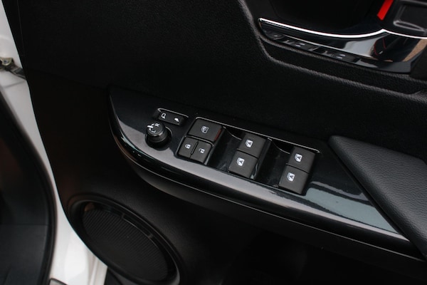 Used Toyota Hilux 2023 for sale - 73600205: Photo 32