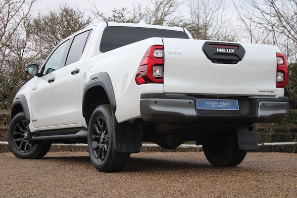 Used Toyota Hilux 2023 for sale - 73600205: Photo 3