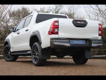 Used Toyota Hilux 2023 for sale - 73600205: Photo