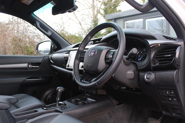 Used Toyota Hilux 2023 for sale - 73600205: Photo 5
