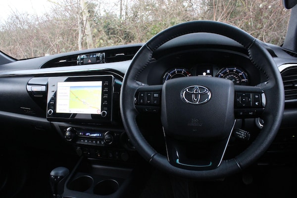 Used Toyota Hilux 2023 for sale - 73600205: Photo 9