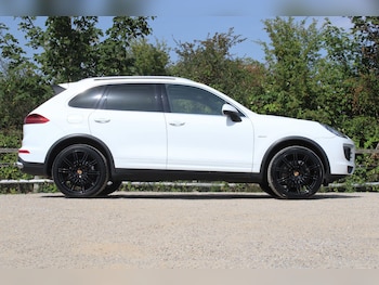 Used Porsche Cayenne 2016 for sale - 75578631: Photo