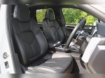 Used Porsche Cayenne 2016 for sale - 75578631: Photo