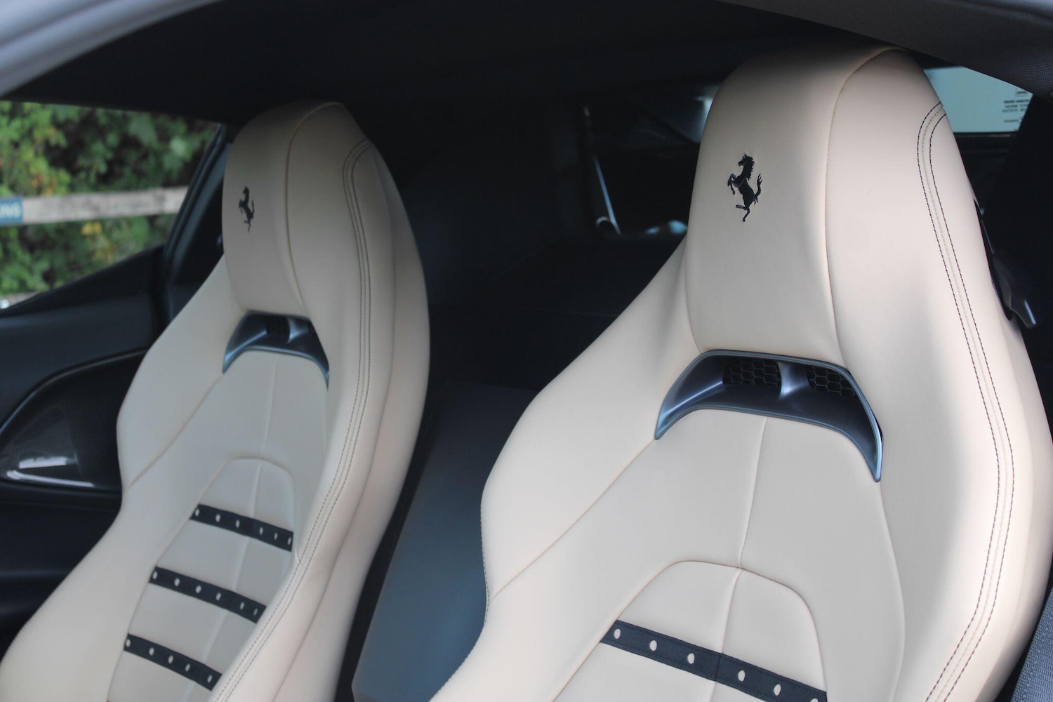 Used Ferrari SF90 Stradale 2021 for sale - 76987678: Photo 24