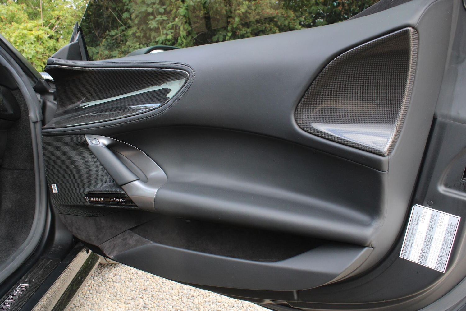 Used Ferrari SF90 Stradale 2021 for sale - 76987678: Photo 40