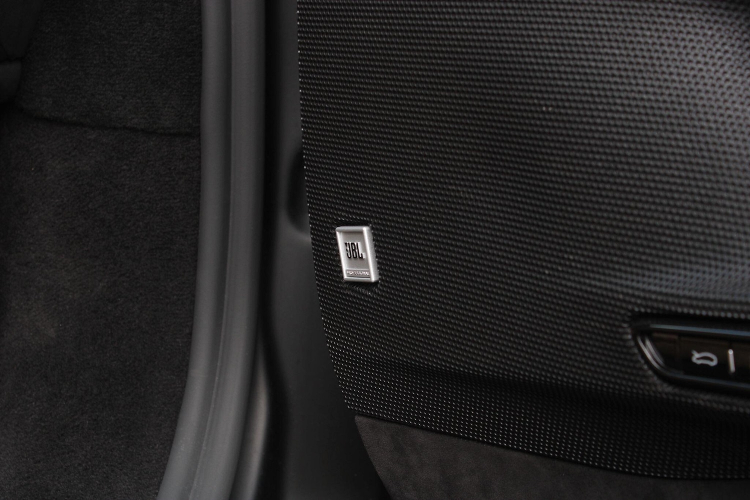 Used Ferrari SF90 Stradale 2021 for sale - 76987678: Photo 8