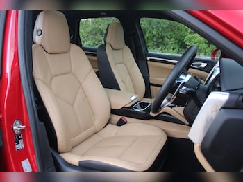 Used Porsche Cayenne 2015 for sale - 75508423: Photo