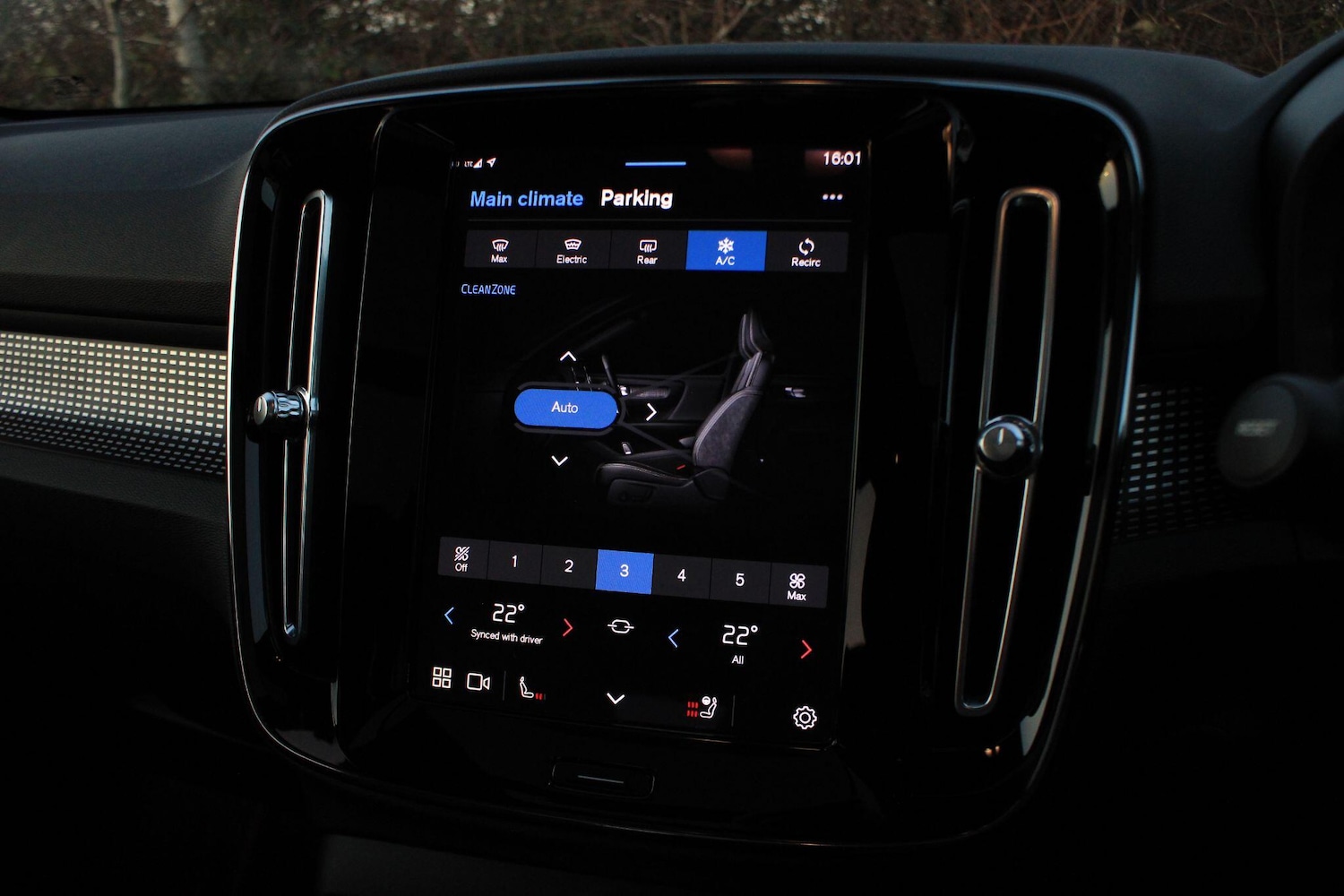 Used Volvo XC40 2021 for sale - 77237850: Photo 30