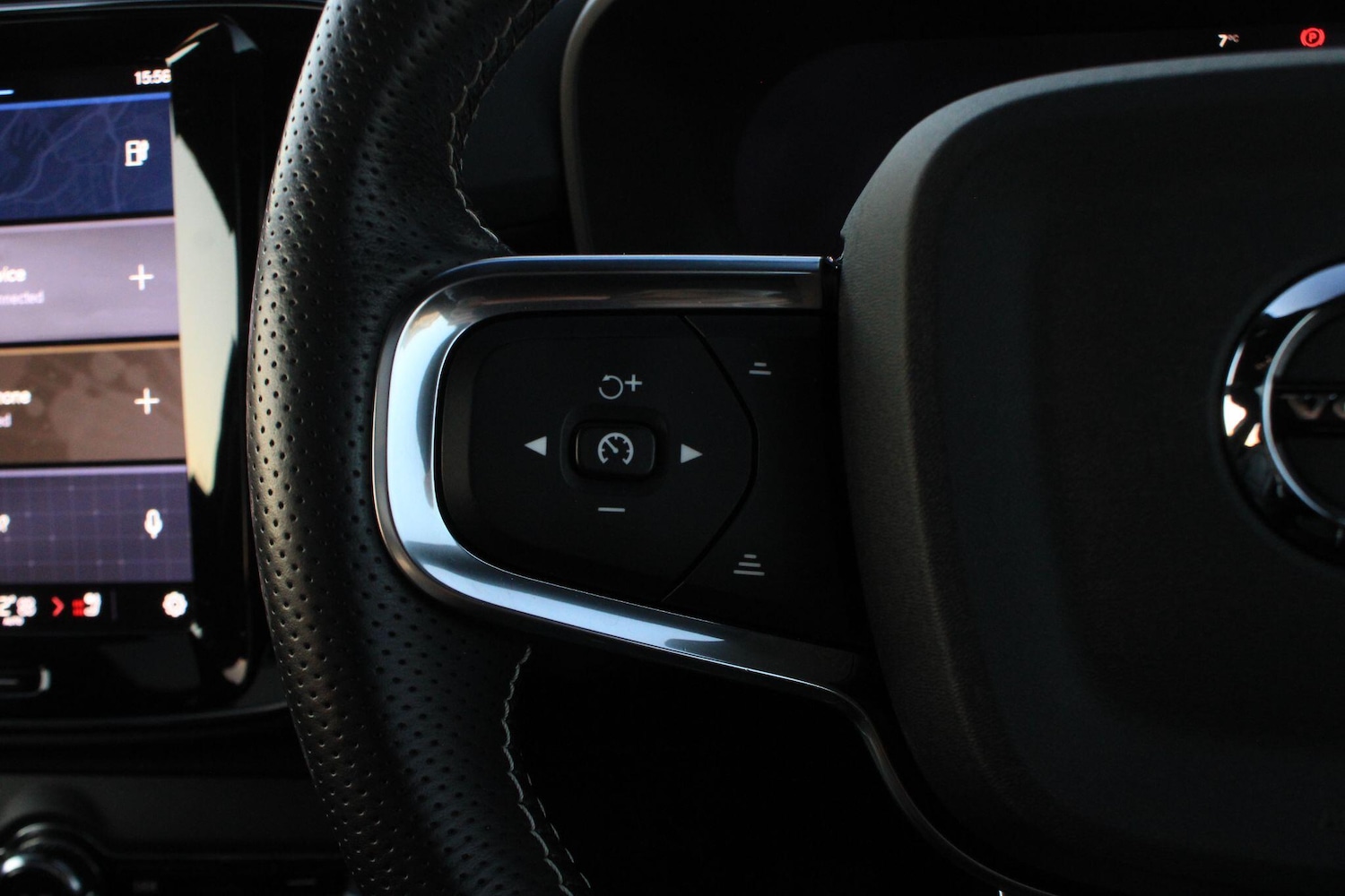 Used Volvo XC40 2021 for sale - 77237850: Photo 31