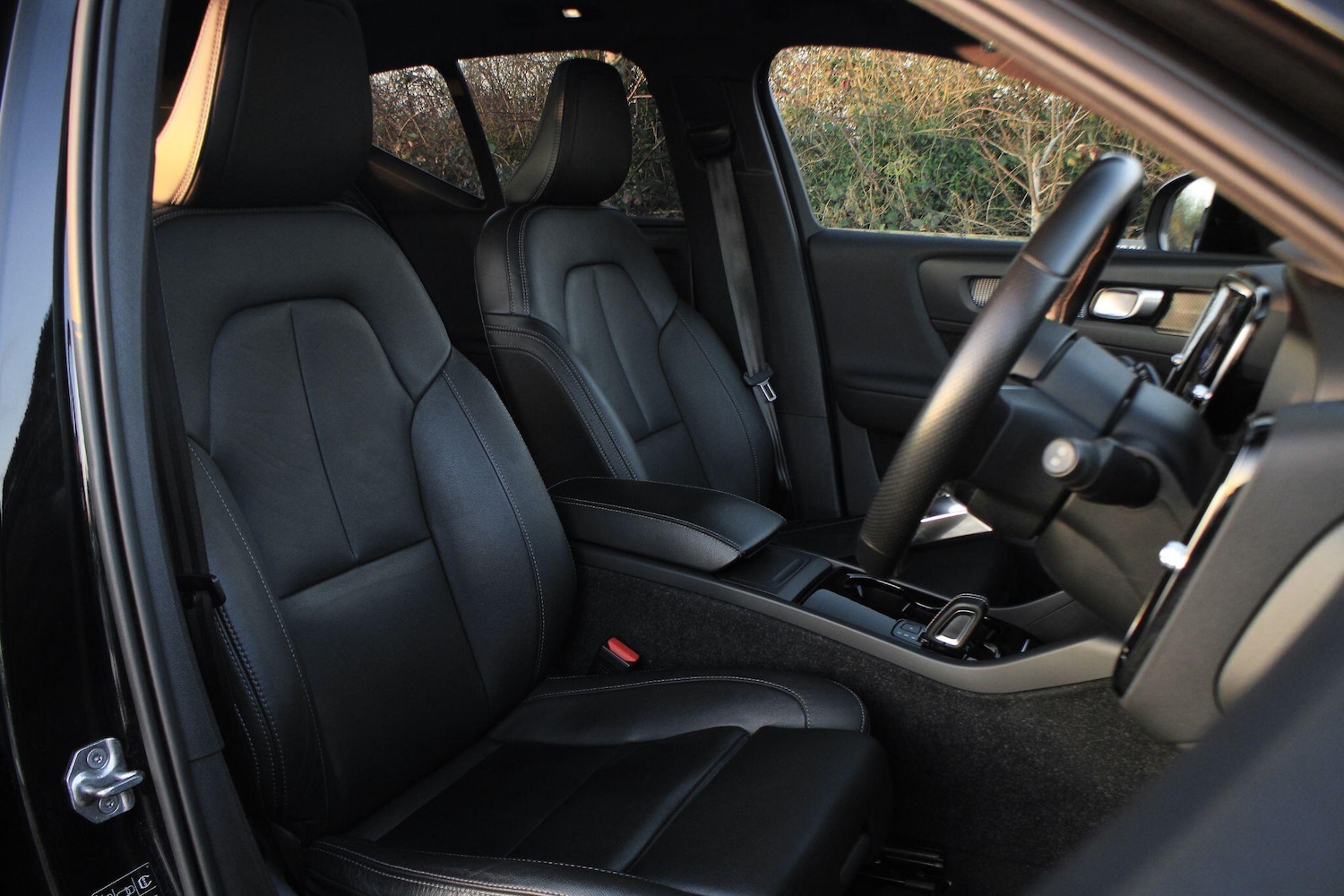 Used Volvo XC40 2021 for sale - 77237850: Photo 4