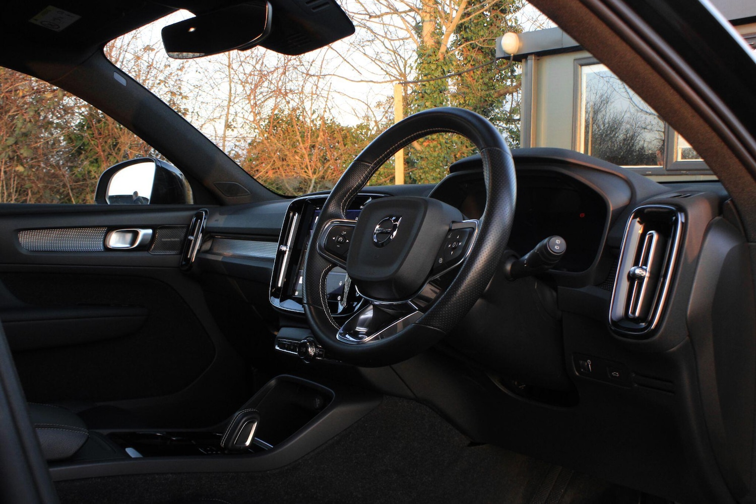 Used Volvo XC40 2021 for sale - 77237850: Photo 5