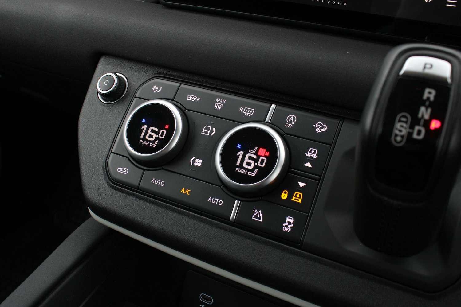 Used Land Rover Defender 2021 for sale - 76989845: Photo 20