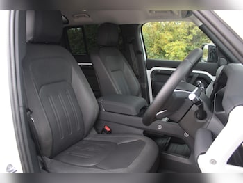 Used Land Rover Defender 2021 for sale - 76989845: Photo