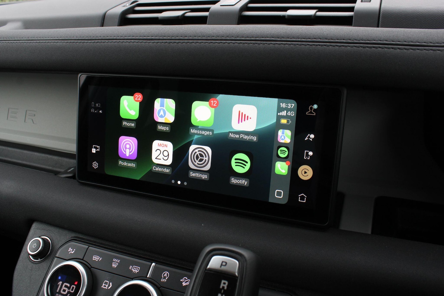 Used Land Rover Defender 2021 for sale - 76989845: Photo 7