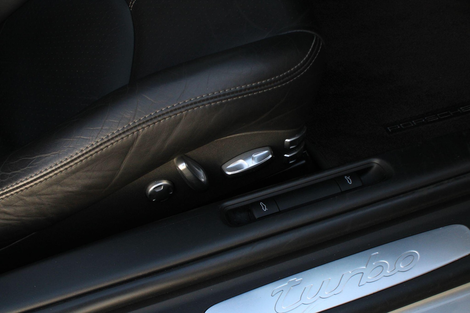 Used Porsche 911 for sale - 77131236: Photo 30