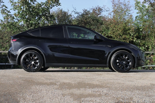 Used Tesla Model Y 2022 for sale - 76213860: Photo 2