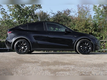 Used Tesla Model Y 2022 for sale - 76213860: Photo 2
