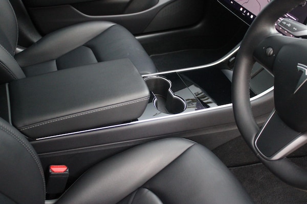 Used Tesla Model 3 2019 for sale - 76215230: Photo 24