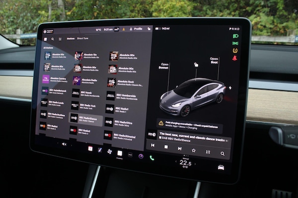 Used Tesla Model 3 2019 for sale - 76215230: Photo 27