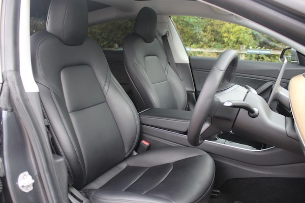 Used Tesla Model 3 2019 for sale - 76215230: Photo 4