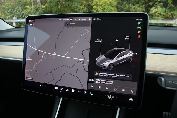 Used Tesla Model 3 2019 for sale - 76215230: Photo 8