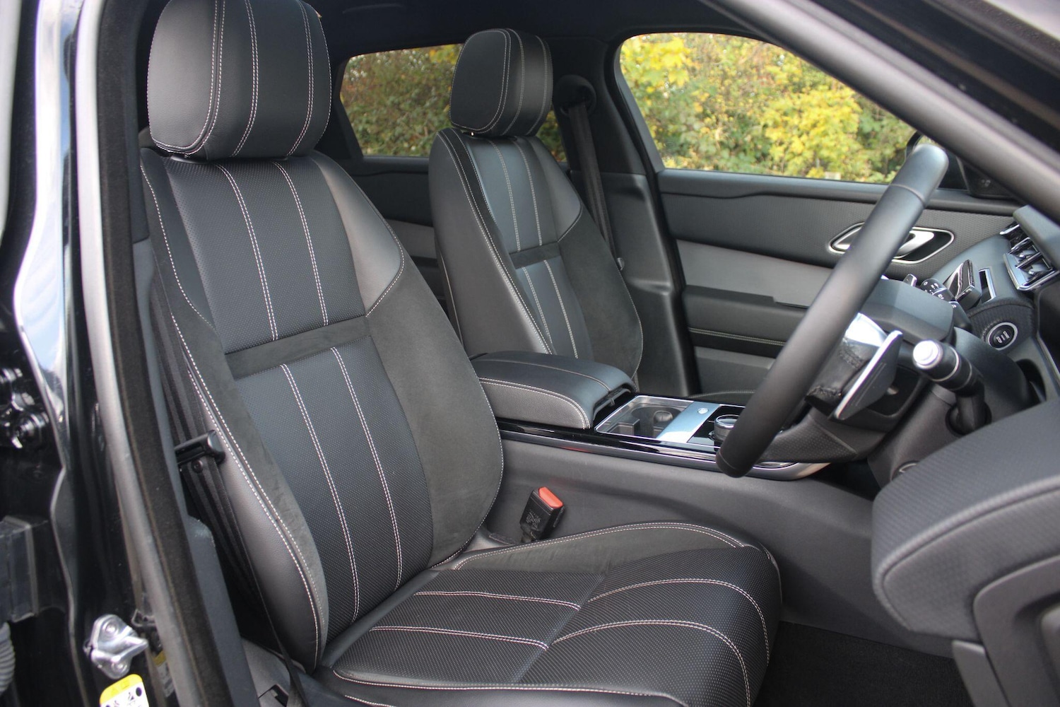 Used Land Rover Range Rover Velar 2019 for sale - 76408721: Photo 4