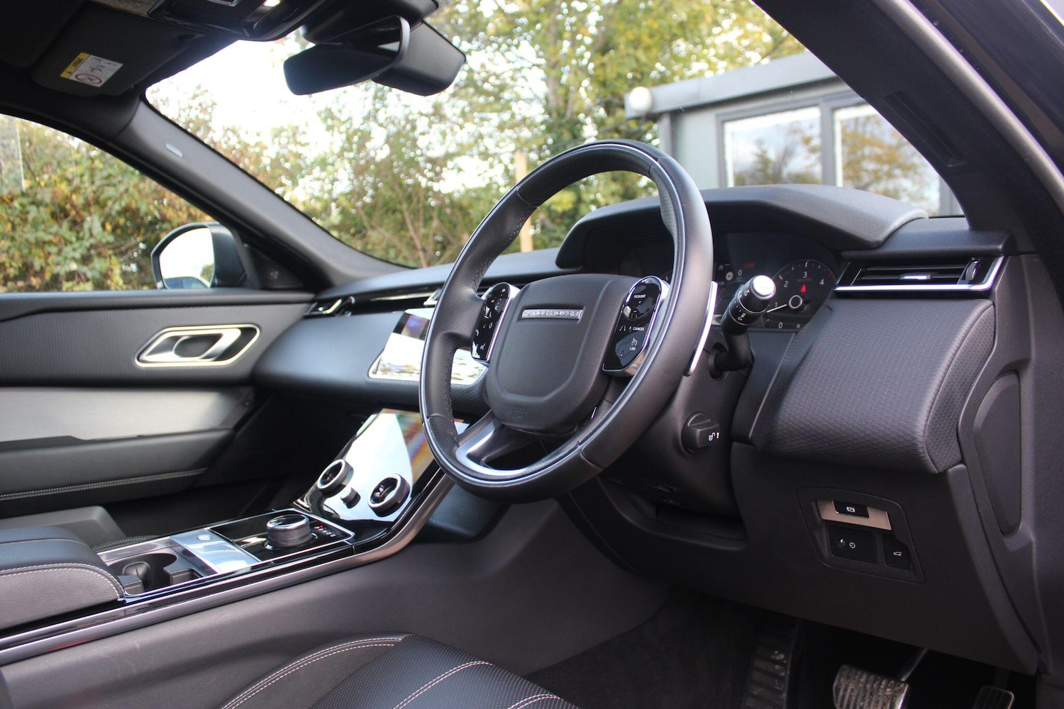 Used Land Rover Range Rover Velar 2019 for sale - 76408721: Photo 5