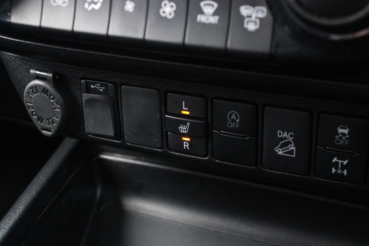 Used Toyota Hilux 2023 for sale - 77144338: Photo 24